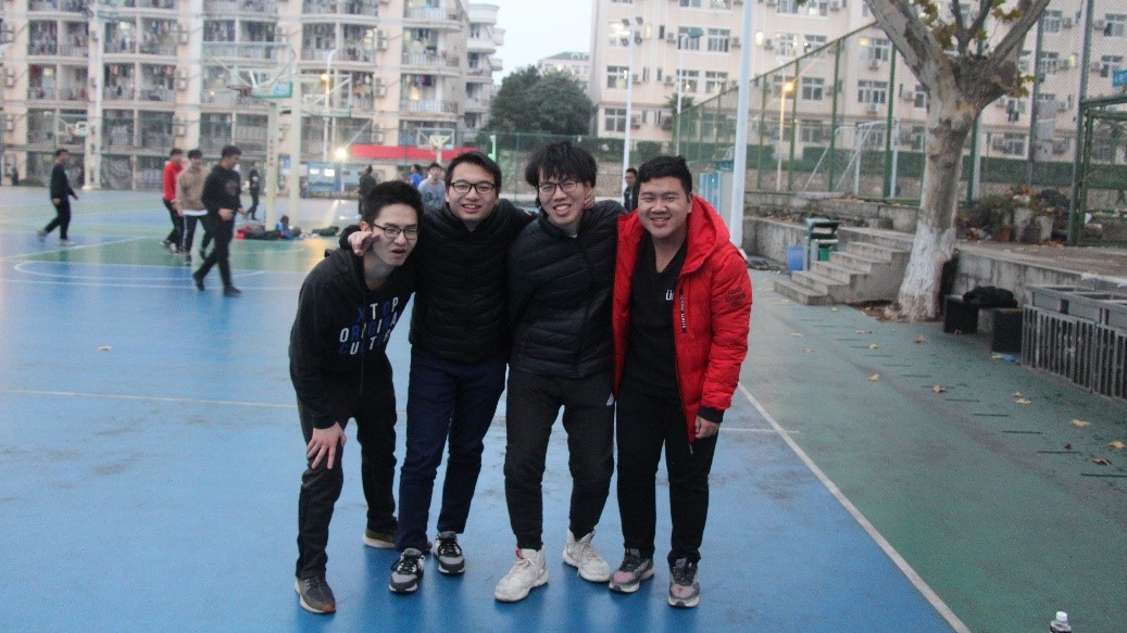 图7 篮球赛后的合影.jpg